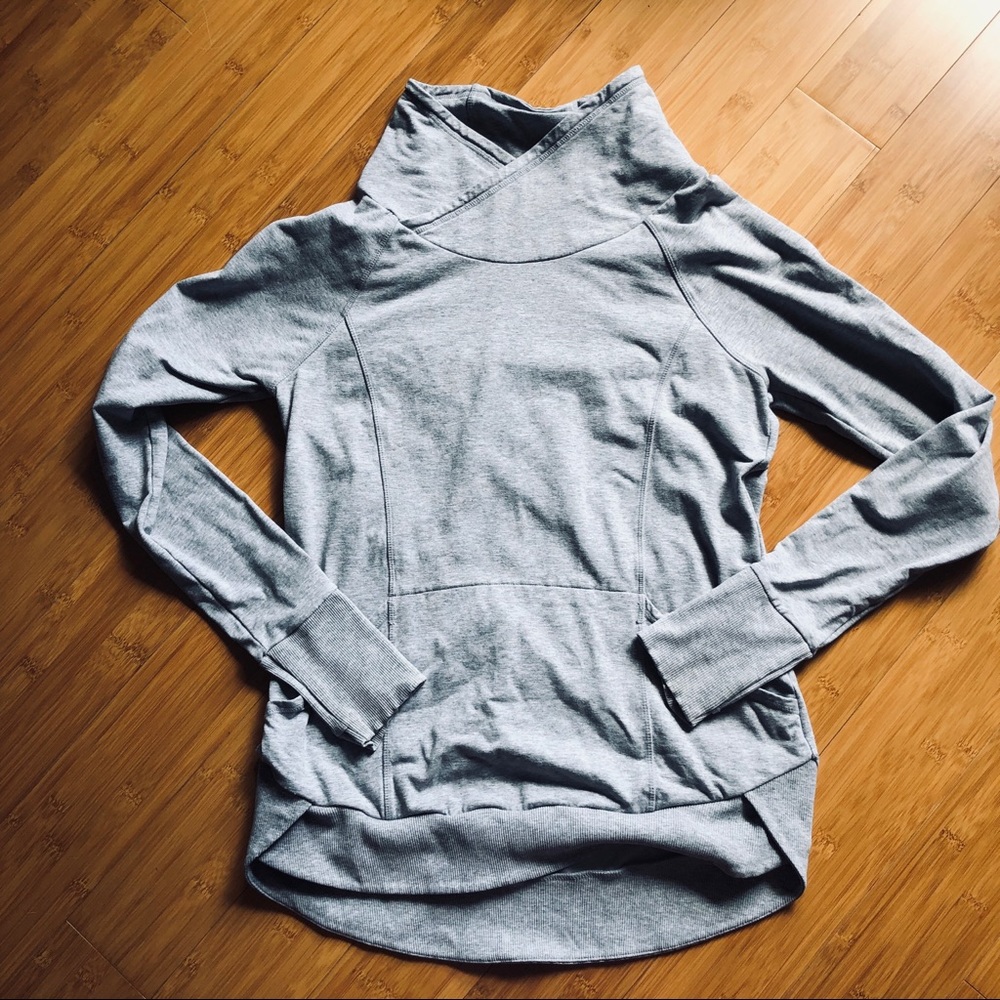 Athlete High/Low Hem Pullover